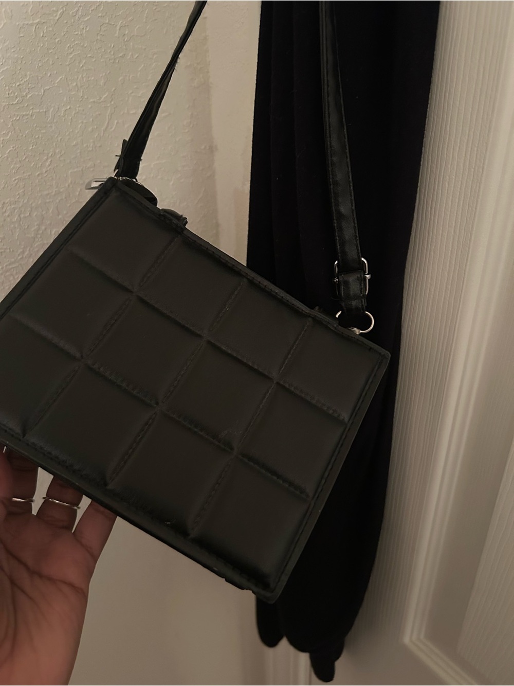 SHEIN Black Quilted Square Crossbody Bag